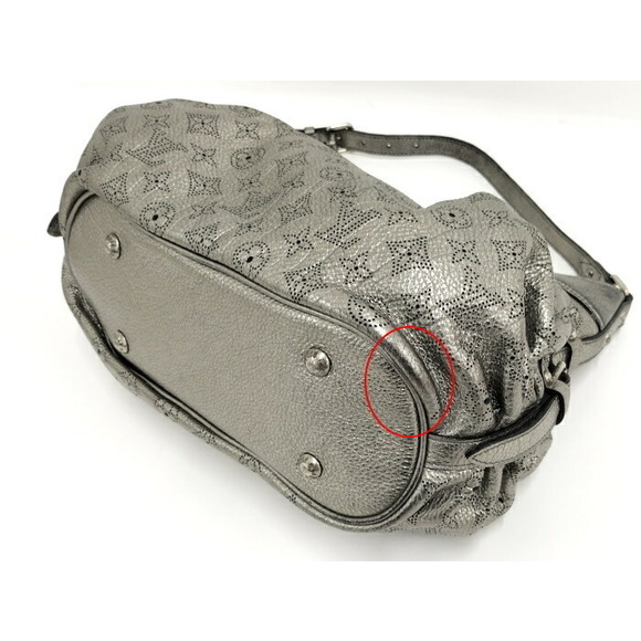Louis Vuitton L Mahina Arjan Metallic Leather Shoulder Bag - Picture 5 of 9